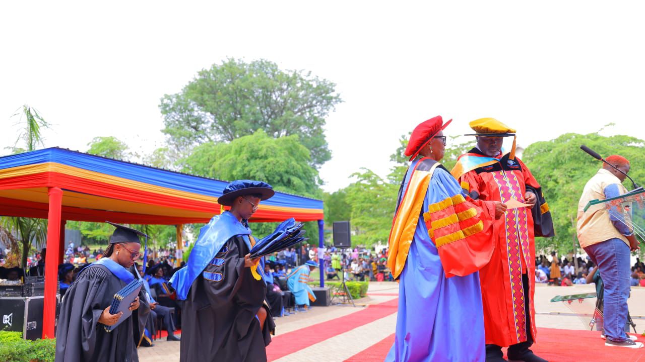 2025 GRADUATION CEREMONY - Photo 6