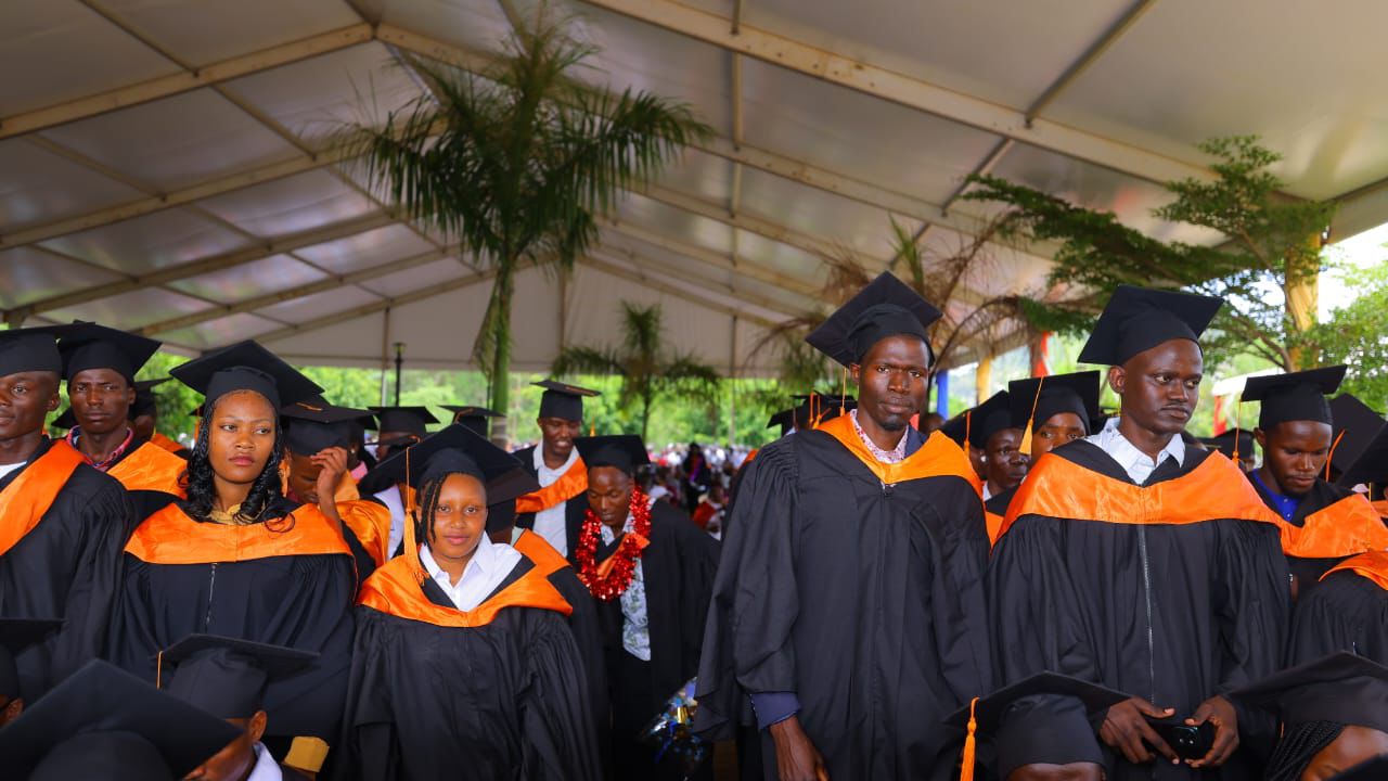 2025 GRADUATION CEREMONY - Photo 8