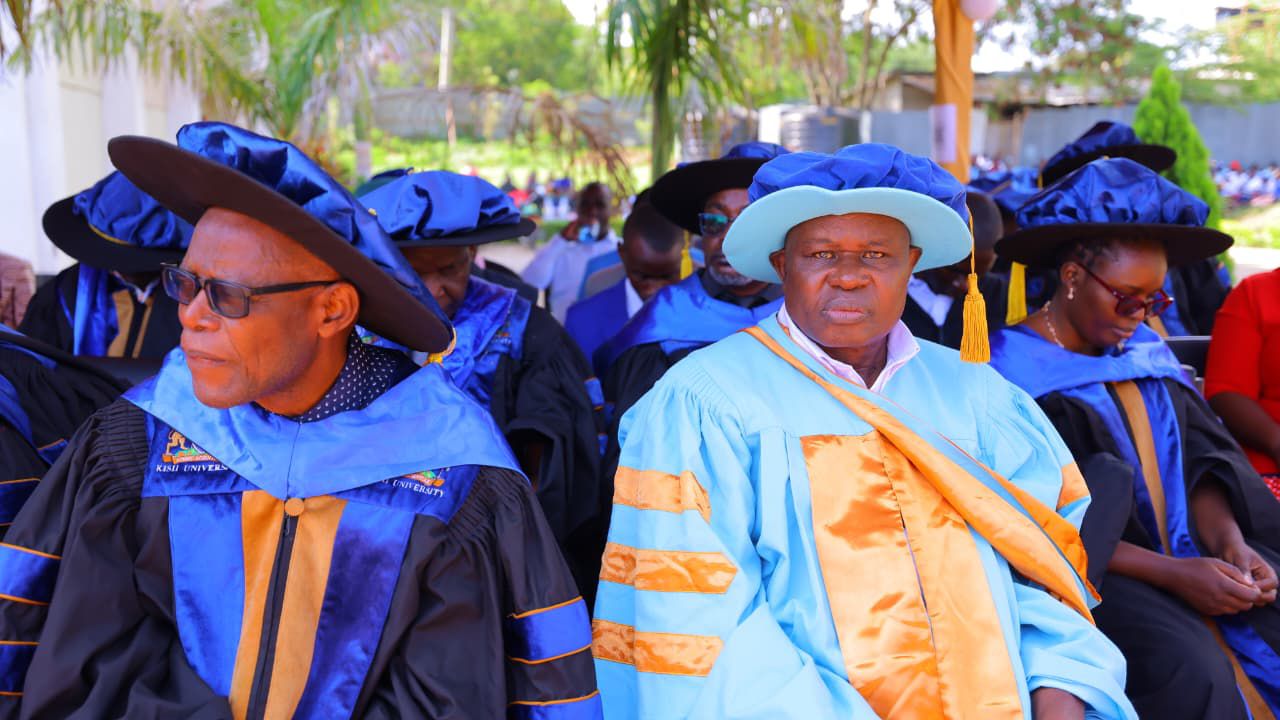 2025 GRADUATION CEREMONY - Photo 9