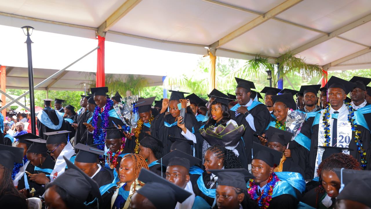 2025 GRADUATION CEREMONY - Photo 12