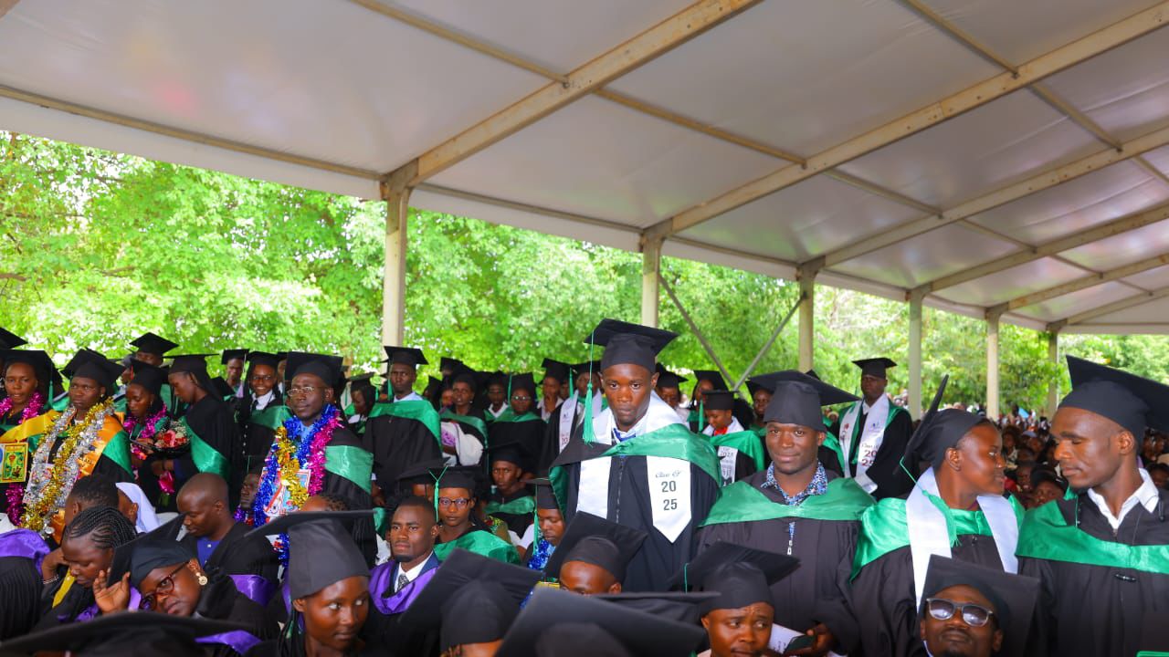 2025 GRADUATION CEREMONY - Photo 18